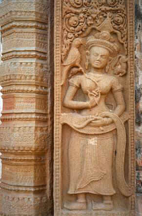 A sandstone beauty in Angkor Wat style